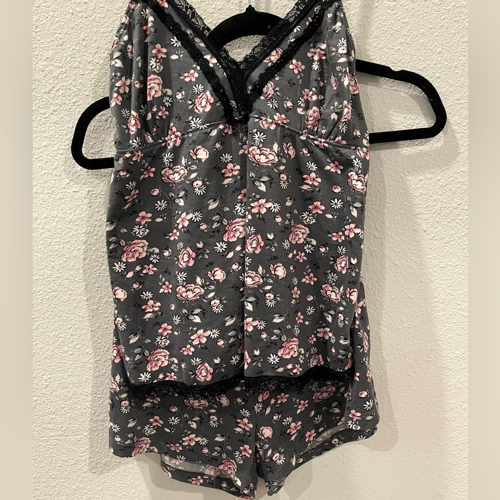 Floral Lace Trim Pajama Set - Gray and Pink